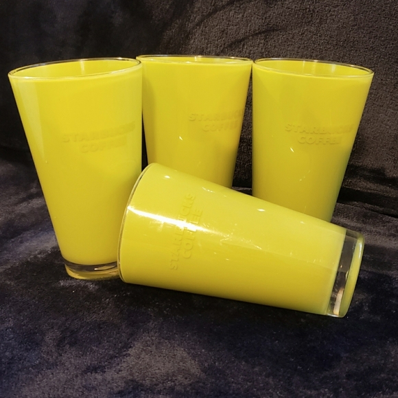 2/$32 🔆NEW PRICE🔆Starbucks Acrylic Tumblers 4pc set - Picture 1 of 3